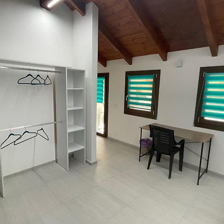 Galliate Court Inn מראה חיצוני תמונה